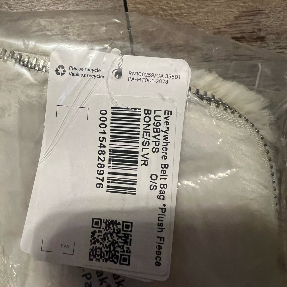 NEW LULULEMON EVERYWHERE BELT BAG
PLUSH FLEECE - Picture 10 of 10